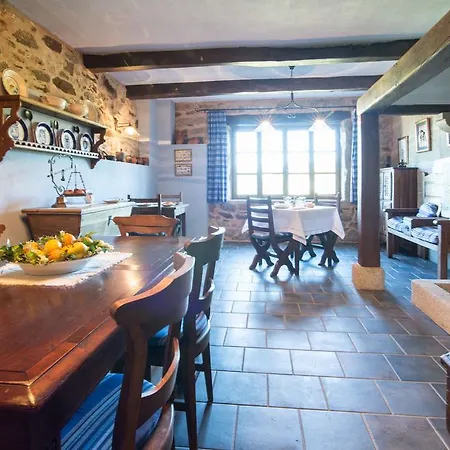 Arbores De Lenda Pensión A Veiga (Ourense)